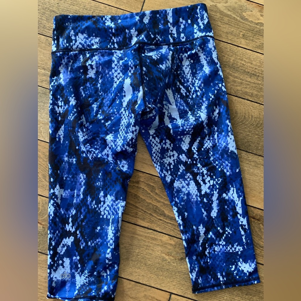 Alo Yoga leggings (capri length)